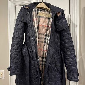 Authentic women’s Burberry Finsbridge Navy Small belted, hooded jacket.